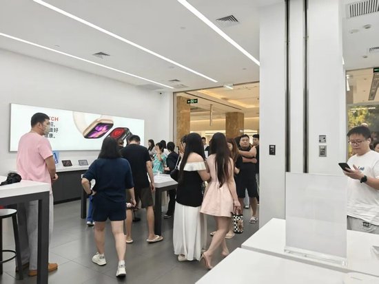 配资股票交易 国庆消费电子火爆：华为苹果小米热门机型“难求”