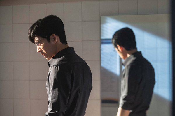 上海配资门户 别尬吹钢铁森林了，人设扁平剧情潦草只靠氛围感？